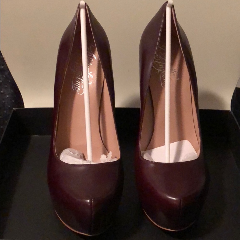Pumps - Picture 5 of 5
